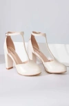 Unique Vintage Leatherette T-strap Astaire Pumps In Beige