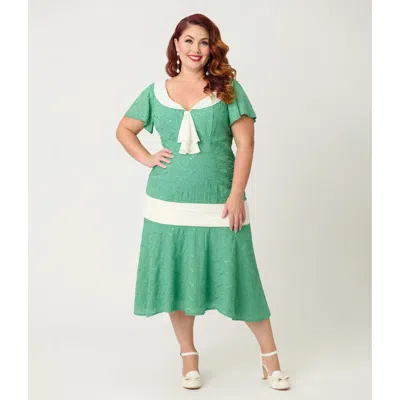 Unique Vintage Plus Size 1920s Wilshire Flapper Day Dress In Green