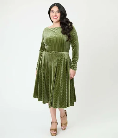 Unique Vintage Plus Size Long Sleeve Belted Devon Swing Dress In Green