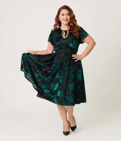 Unique Vintage Plus Size Short Petal Sleeve Tie Neck Dahlia Swing Dress In Green