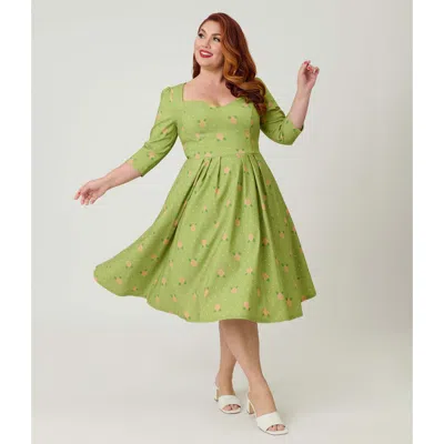Unique Vintage Plus Size Sweetheart Swing Dress In Green