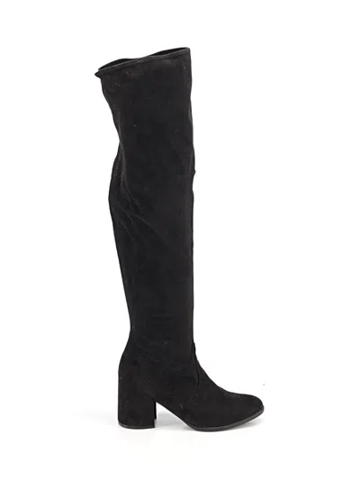 Pre-owned Unisa Boots In Black
