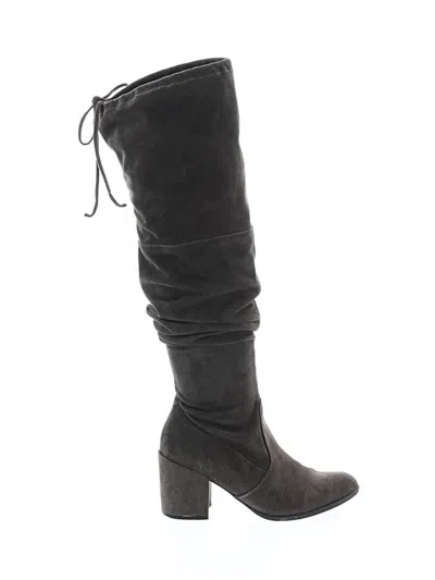 Pre-owned Unisa Boots In Black