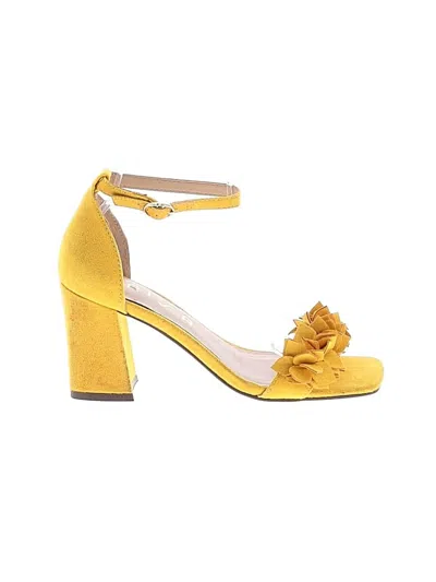 Pre-owned Unisa Sandals In Yellow