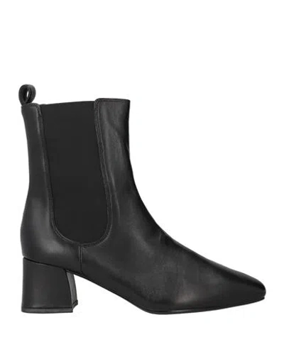 Unisa Woman Ankle Boots Black Size 10 Leather