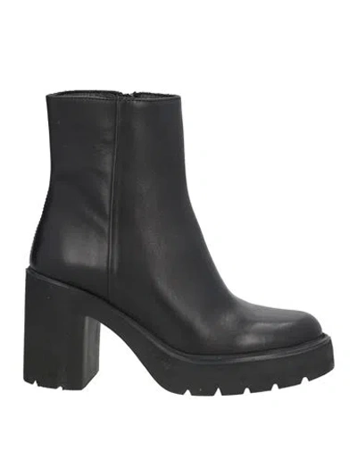 Unisa Woman Ankle Boots Black Size 6 Leather