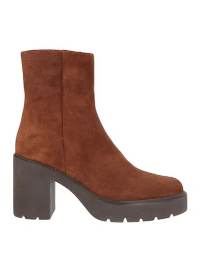 Unisa Woman Ankle Boots Brown Size 7 Leather