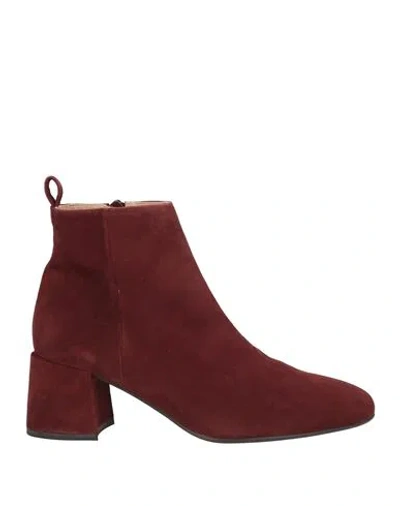 Unisa Woman Ankle Boots Burgundy Size 10 Leather In Red