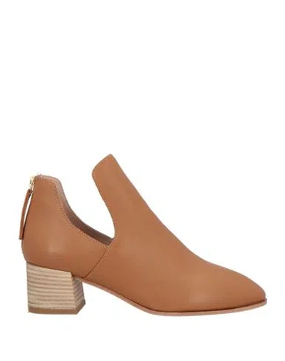 Unisa Woman Ankle Boots Camel Size 8 Leather In Beige