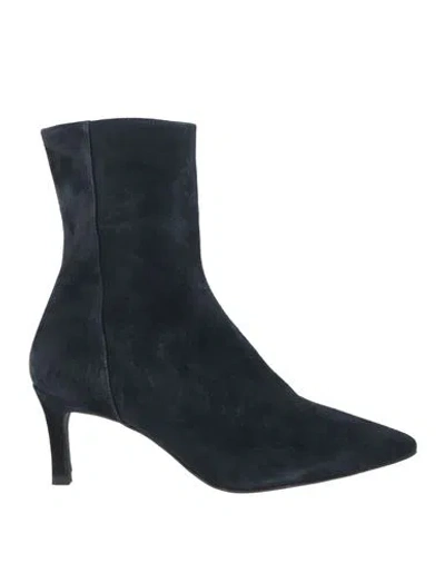 Unisa Woman Ankle Boots Midnight Blue Size 6 Leather