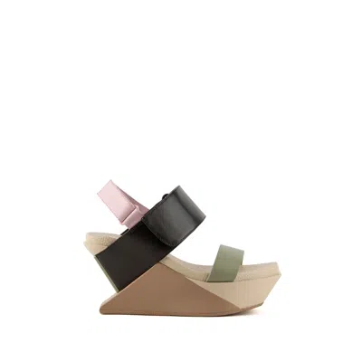 United Nude Delta Wedge Sandal In Pink