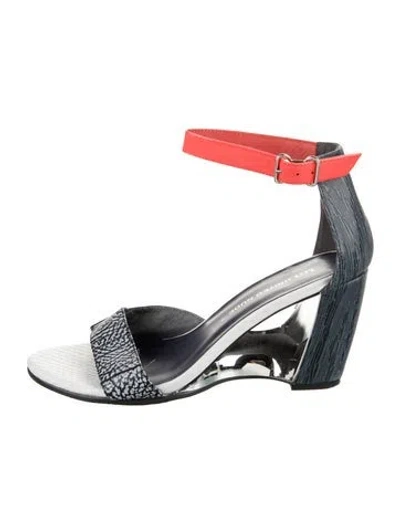 Pre-owned United Nude Embossed Leather In Blue