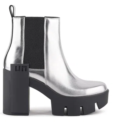 United Nude Grip Chelsea Mid V Boots In White