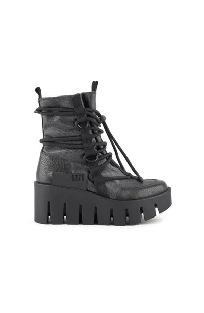 United Nude Grip Desert Lo Boots In White
