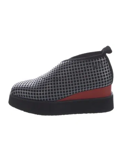 Pre-owned United Nude Rubber Printed Pumps In Black