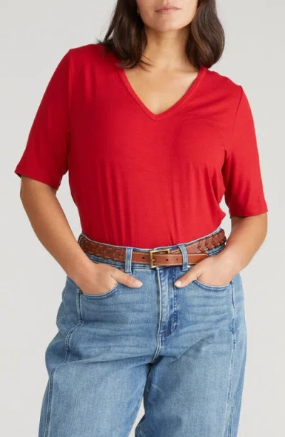 Universal Standard Lily Liquid Jersey V-neck T-shirt In Red
