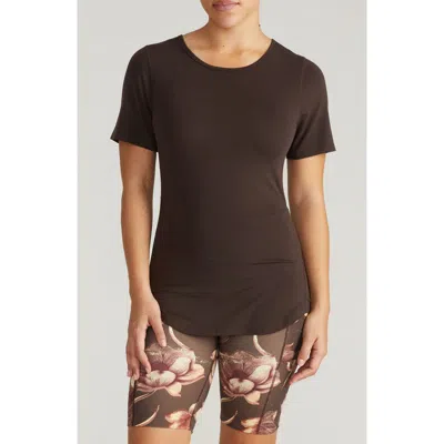 Universal Standard Mia Movement Short Sleeve T-shirt In Brown