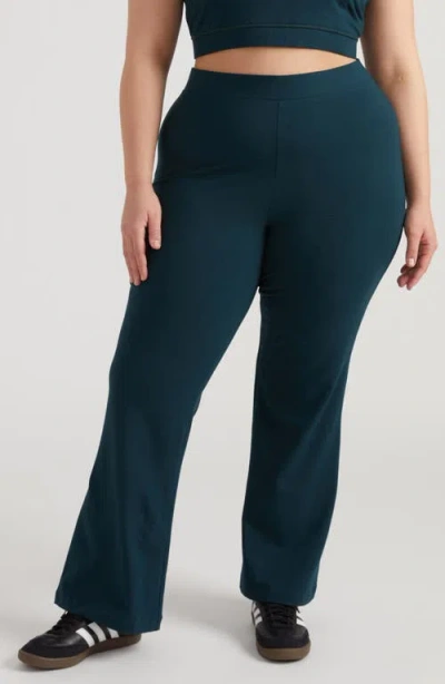Universal Standard Roya Bootcut Leggings In Green