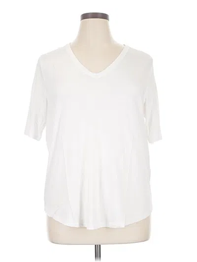 Universal Standard Short Sleeve T-shirt In White