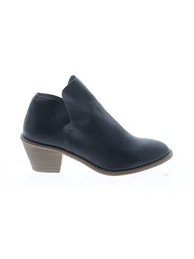 Pre-owned Universal Thread Ankle Boots In Black