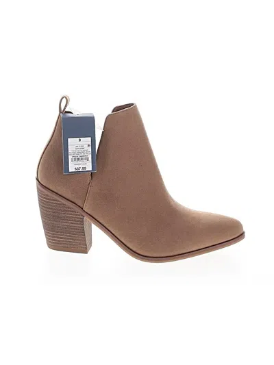 Universal Thread Ankle Boots In Brown