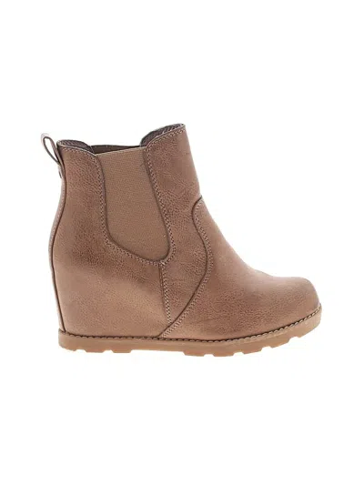 Pre-owned Universal Thread Ankle Boots In Brown