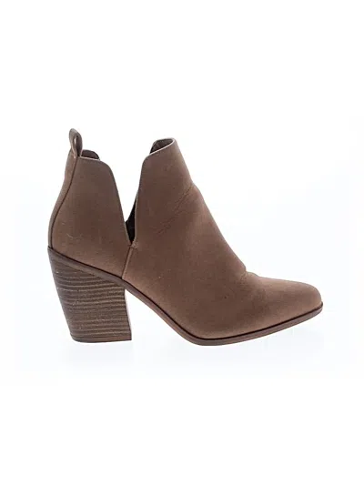Pre-owned Universal Thread Ankle Boots In Brown