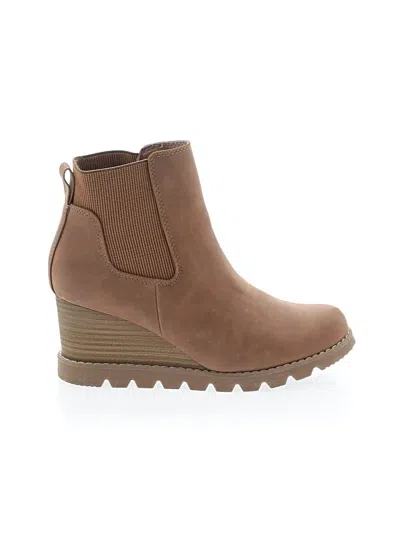 Pre-owned Universal Thread Ankle Boots In Brown