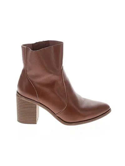 Pre-owned Universal Thread Ankle Boots In Brown
