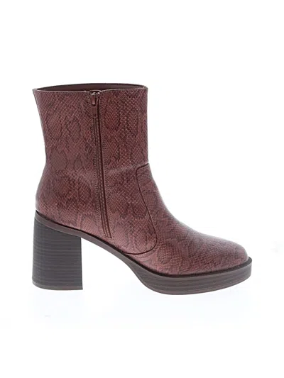 Pre-owned Universal Thread Ankle Boots In Brown