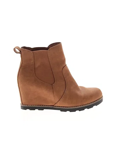 Pre-owned Universal Thread Ankle Boots In Brown