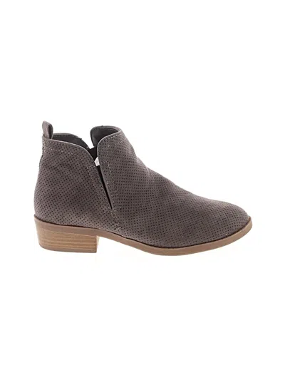 Pre-owned Universal Thread Ankle Boots In Brown