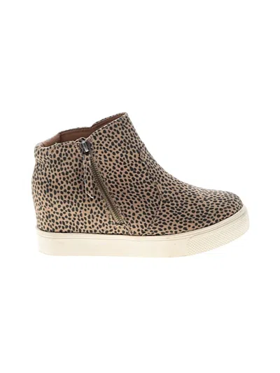 Pre-owned Universal Thread Ankle Boots In Brown
