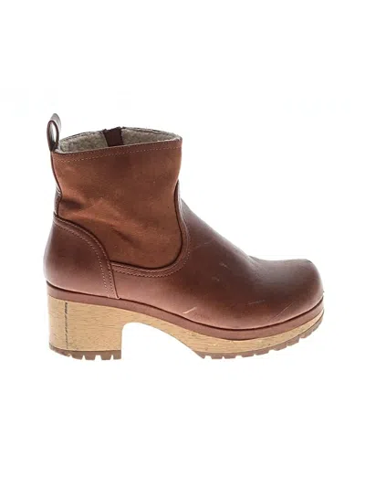 Pre-owned Universal Thread Ankle Boots In Brown