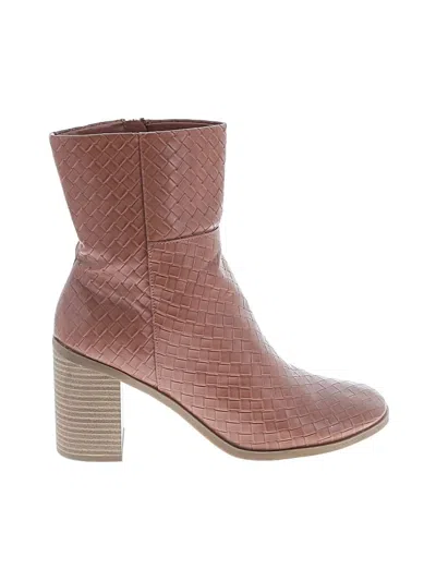 Pre-owned Universal Thread Ankle Boots In Brown