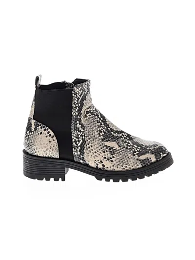 Pre-owned Universal Thread Ankle Boots In Ivory