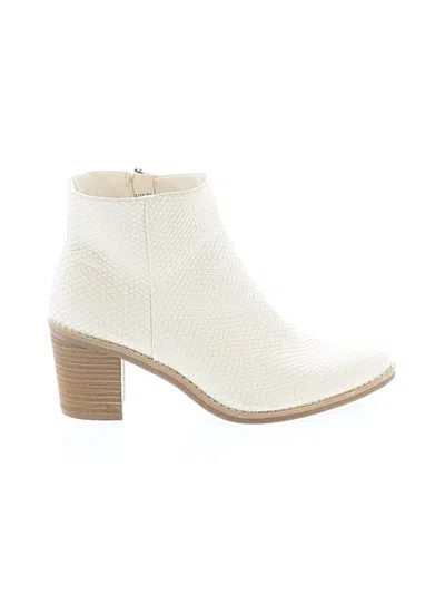Pre-owned Universal Thread Ankle Boots In Ivory