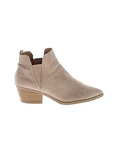 Pre-owned Universal Thread Ankle Boots In Tan