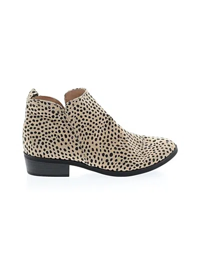Pre-owned Universal Thread Ankle Boots In Tan