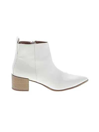 Pre-owned Universal Thread Ankle Boots In White
