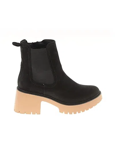 Pre-owned Universal Thread Boots In Black