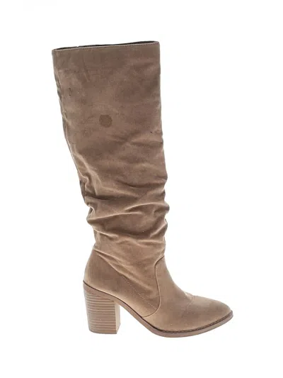 Pre-owned Universal Thread Boots In Tan
