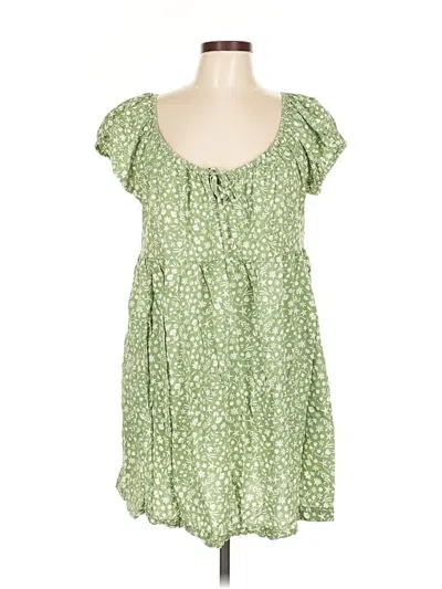 Pre-owned Universal Thread Casual Dress In Green