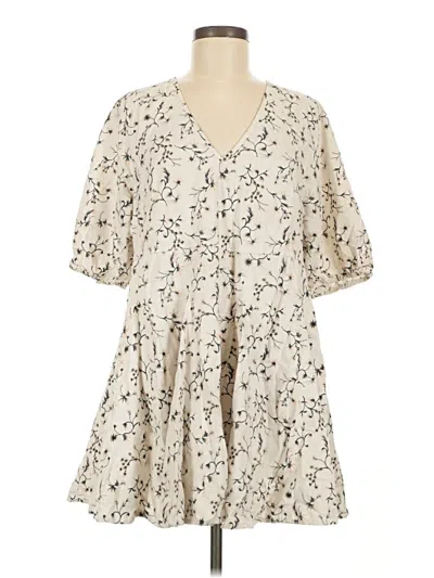 Pre-owned Universal Thread Casual Dress In Ivory