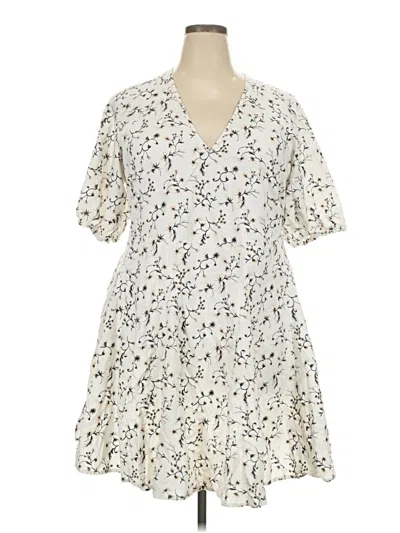 Pre-owned Universal Thread Casual Dress In Ivory