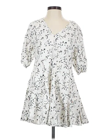 Pre-owned Universal Thread Casual Dress In White