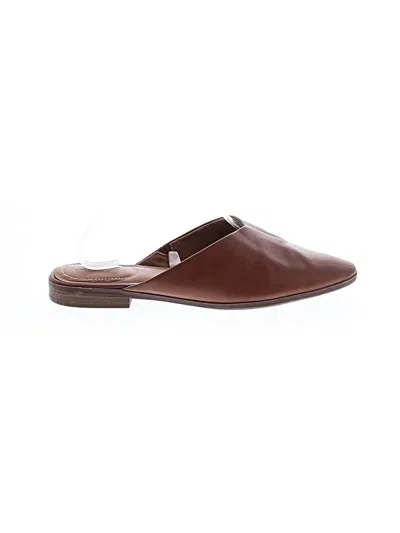 Pre-owned Universal Thread Flats In Brown