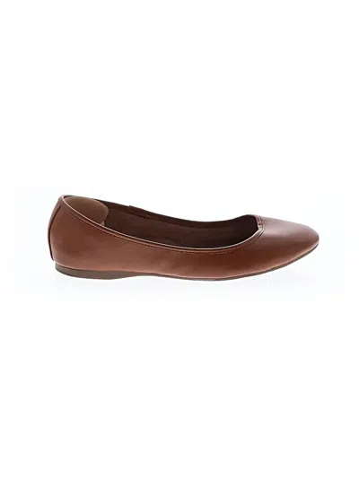 Pre-owned Universal Thread Flats In Brown