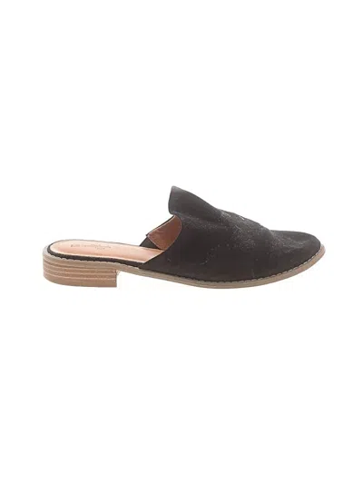 Pre-owned Universal Thread Mule/clog In Black