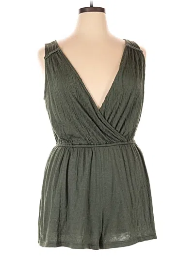 Pre-owned Universal Thread Romper In Green